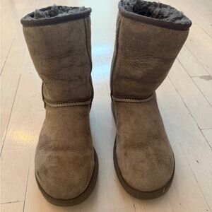 UGG Boots Classic Short Grey Size 6